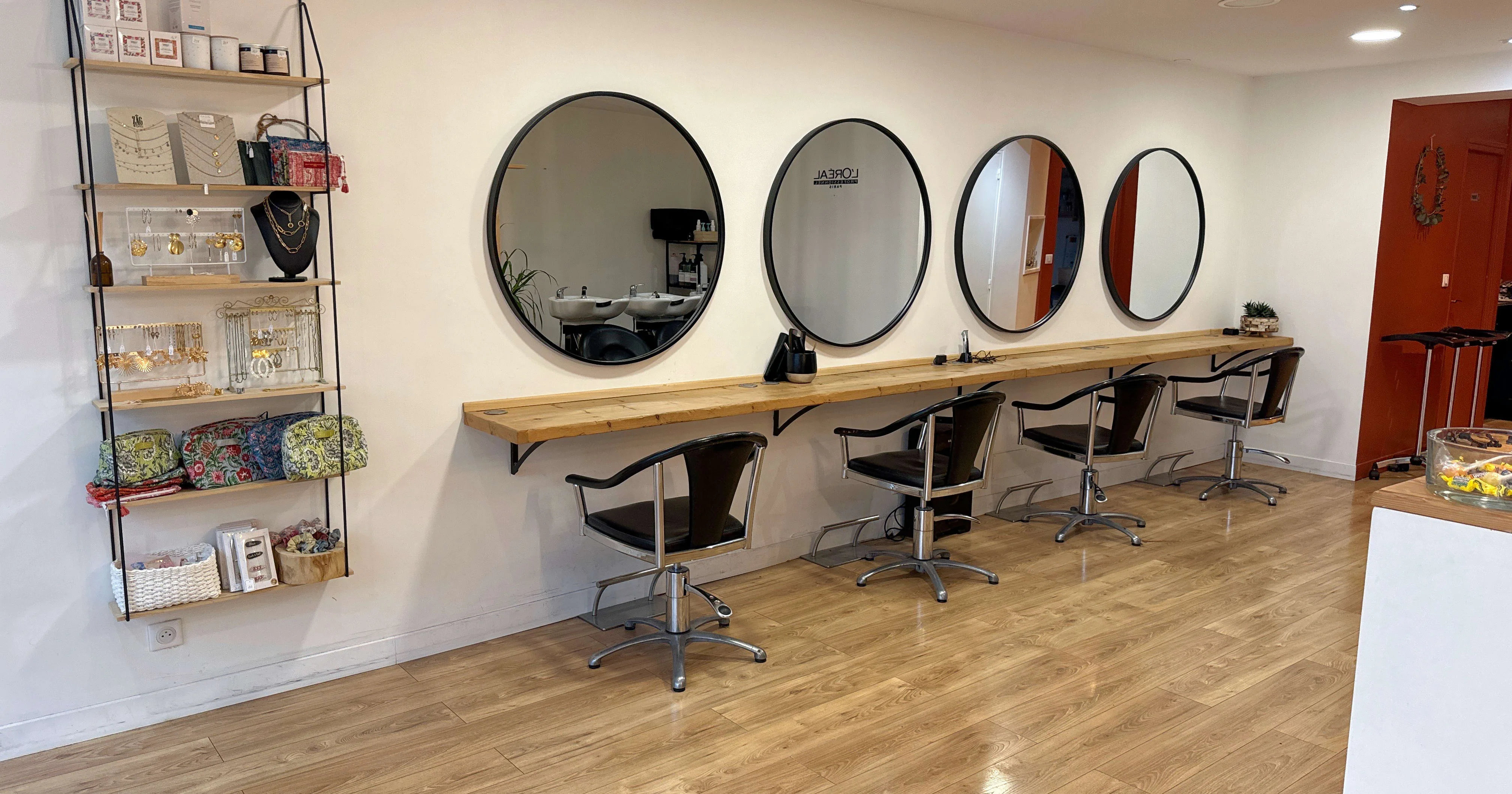 Les ciseaux d’Aurélie (Bois-Grenier)