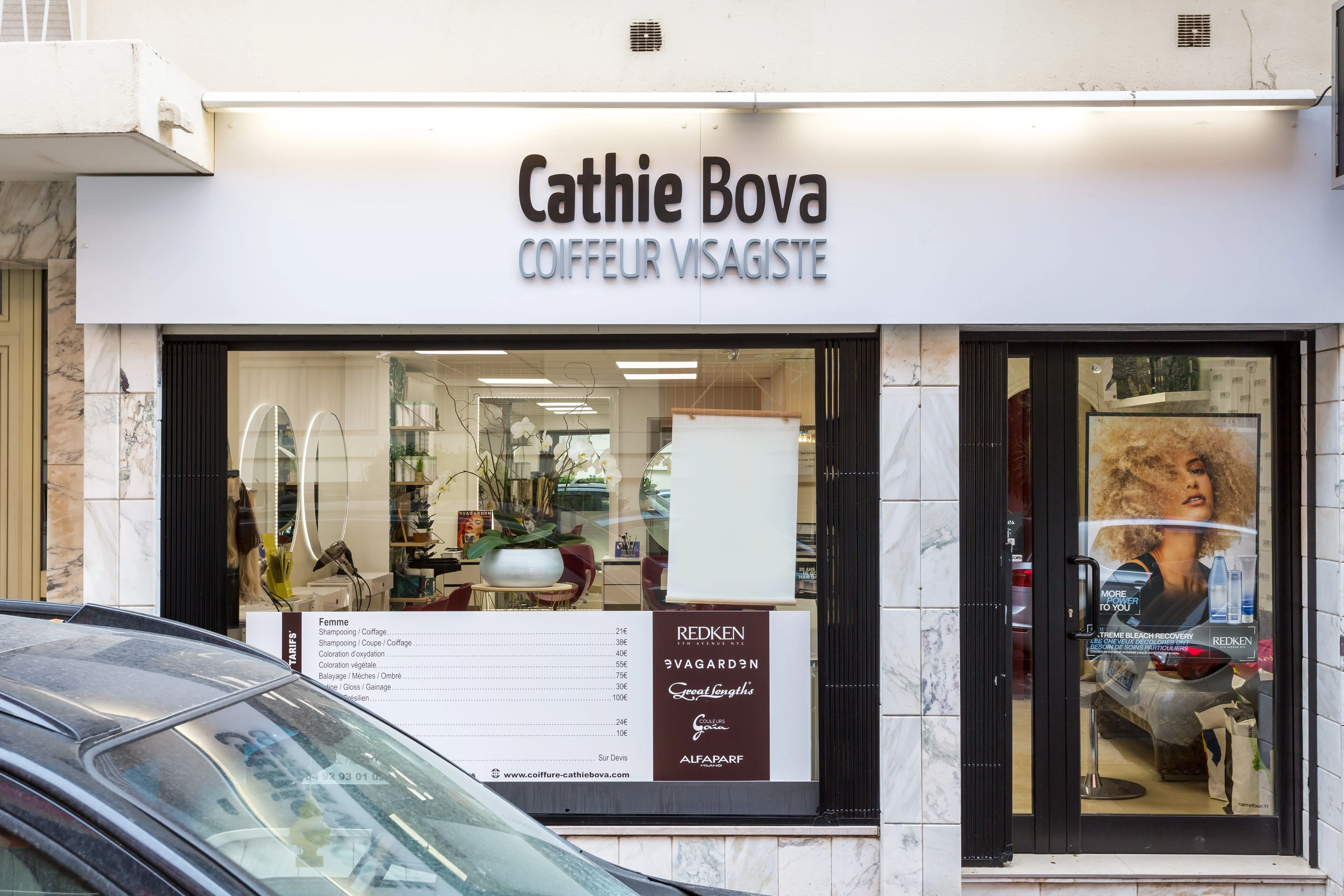 Cathie Bova Coiffure