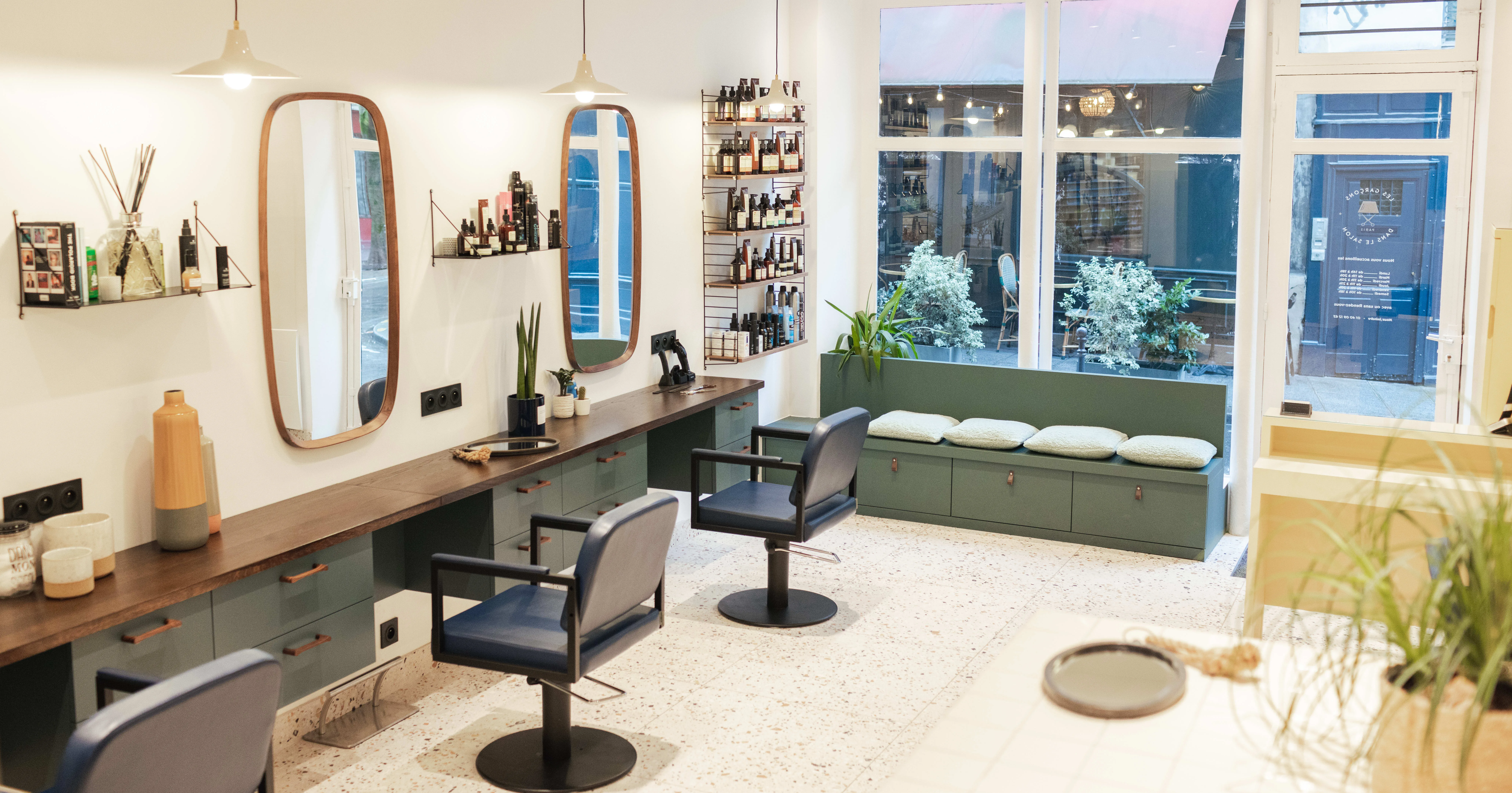 Les Garçons dans le Salon